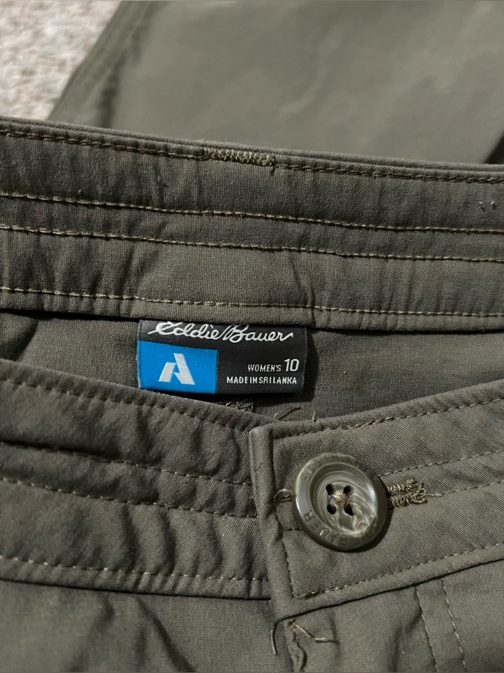 Eddie Bauer Women’s Nylon Blend Olive First Ascent Cargo Hiking Pants Sz 10 - Picture 11 of 13